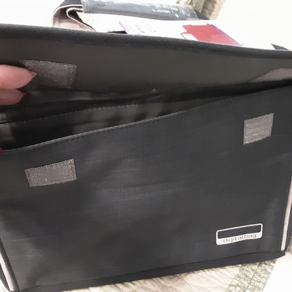 COPY - NEW W/TAGS BRINCH 13.3" LAPTOP MESSENGER CARRING BAG - Picture 7 of 16